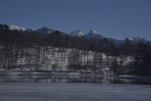 凍る蓼科湖